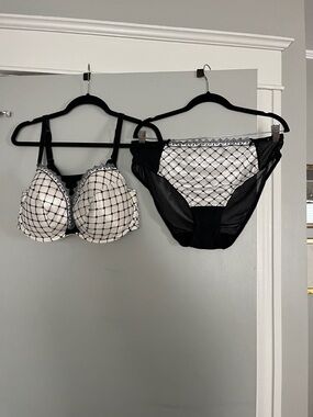 Cacique Black and White Net-Pattern Padded Bra & Brief Set